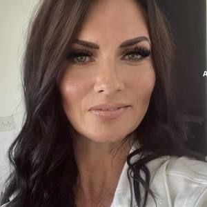 Meet your Posher, Elecia